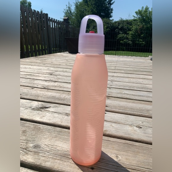Lululemon Frosted Peach Pink 24oz Water Bottle with Handle - Picture 2 of 9